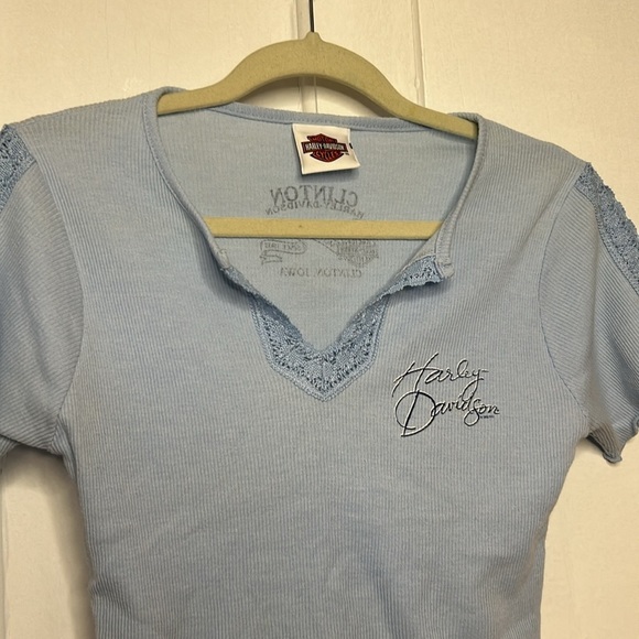 Harley-Davidson Baby Blue Lace Neckline Micro Ribbed Knit Babydoll Graphic Tee M - Picture 4 of 11